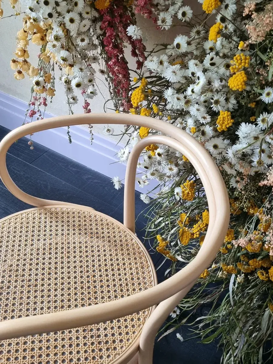 209 Armstol, sort fra<Thonet Online