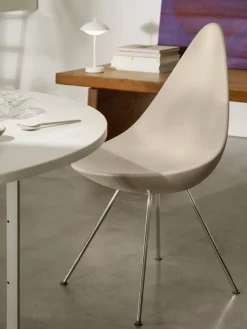 3110 Dråben af Arne Jacobsen<Fritz Hansen Outlet
