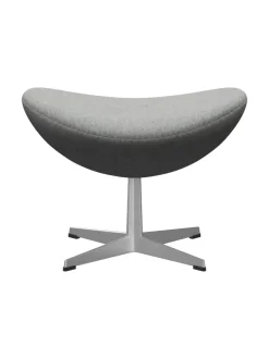 3127 Fodskammel til Ægget af Arne Jacobsen stofgr. 2<Fritz Hansen Best