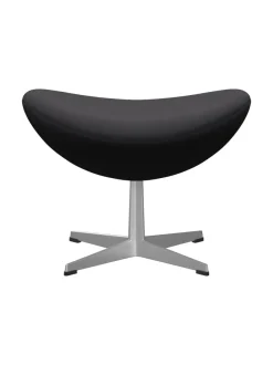 3127 Fodskammel til Ægget af Arne Jacobsen stofgr. 2<Fritz Hansen Best