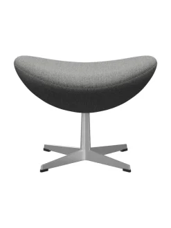 3127 Fodskammel til Ægget af Arne Jacobsen stofgr. 2<Fritz Hansen Best