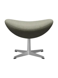 3127 Fodskammel til Ægget af Arne Jacobsen stofgr. 2<Fritz Hansen Best