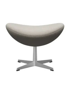 3127 Fodskammel til Ægget af Arne Jacobsen stofgr. 2<Fritz Hansen Best