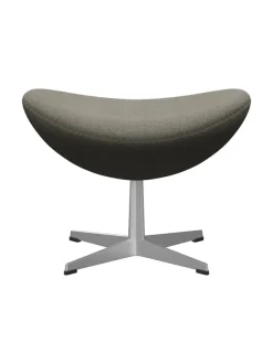 3127 Fodskammel til Ægget af Arne Jacobsen stofgr. 2<Fritz Hansen Best