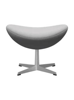 3127 Fodskammel til Ægget af Arne Jacobsen stofgr. 2<Fritz Hansen Best