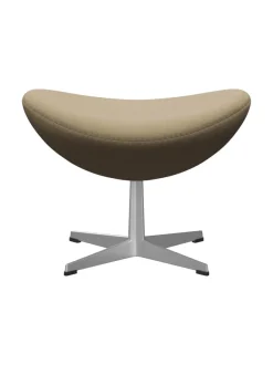 3127 Fodskammel til Ægget af Arne Jacobsen stofgr. 2<Fritz Hansen Best