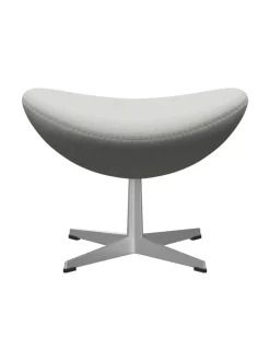 3127 Fodskammel til Ægget af Arne Jacobsen stofgr. 2<Fritz Hansen Best