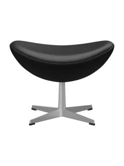 3127 Fodskammel til Ægget af Arne Jacobsen stofgr. 2<Fritz Hansen Best