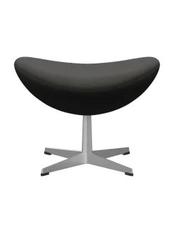 3127 Fodskammel til Ægget af Arne Jacobsen stofgr. 2<Fritz Hansen Best