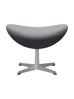 3127 Fodskammel til Ægget af Arne Jacobsen stofgr. 2<Fritz Hansen Best