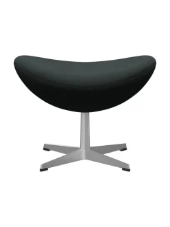 3127 Fodskammel til Ægget af Arne Jacobsen stofgr. 2<Fritz Hansen Best