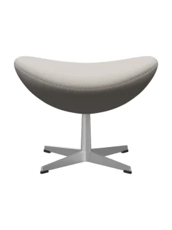 3127 Fodskammel til Ægget af Arne Jacobsen stofgr. 2<Fritz Hansen Best
