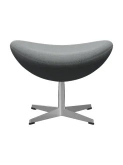 3127 Fodskammel til Ægget af Arne Jacobsen stofgr. 2<Fritz Hansen Best