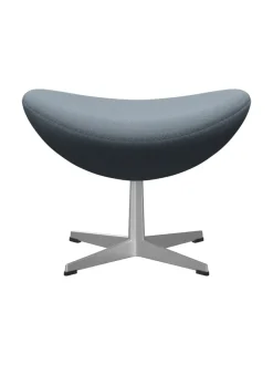 3127 Fodskammel til Ægget af Arne Jacobsen stofgr. 2<Fritz Hansen Best