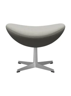 3127 Fodskammel til Ægget af Arne Jacobsen stofgr. 2<Fritz Hansen Best