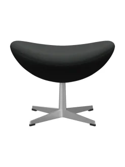3127 Fodskammel til Ægget af Arne Jacobsen stofgr. 2<Fritz Hansen Best