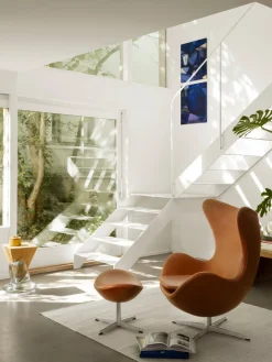 3316 Ægget af Arne Jacobsen læder<Fritz Hansen Discount