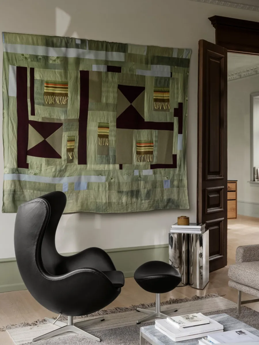 3316 Ægget af Arne Jacobsen læder<Fritz Hansen Discount