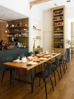 4130 Grand Prix med træben af Arne Jacobsen<Fritz Hansen New