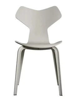 4130 Grand Prix med træben af Arne Jacobsen<Fritz Hansen New