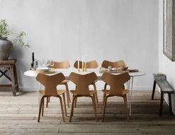 4130 Grand Prix med træben af Arne Jacobsen<Fritz Hansen New