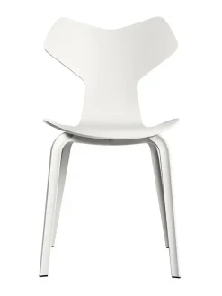 4130 Grand Prix med træben af Arne Jacobsen<Fritz Hansen New