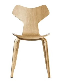 4130 Grand Prix med træben af Arne Jacobsen<Fritz Hansen New