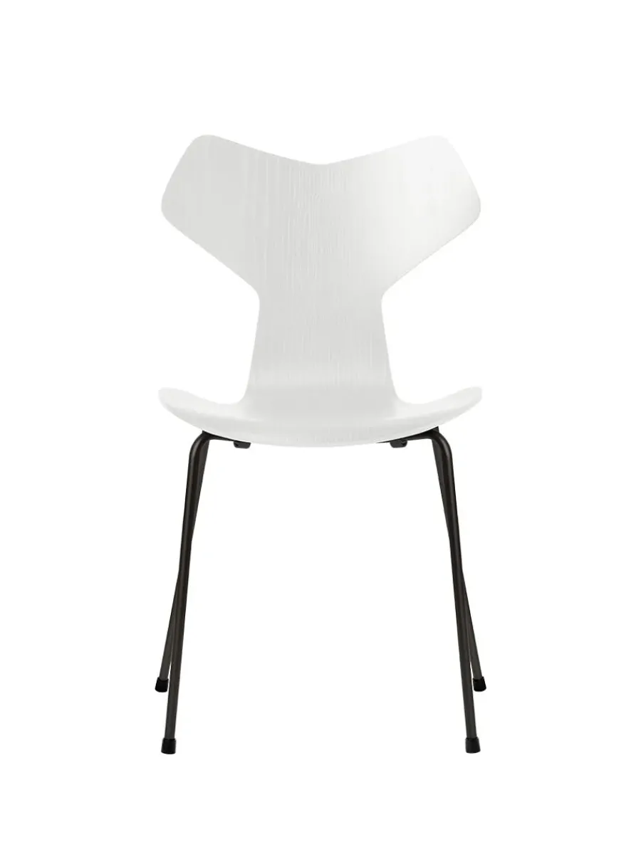 3130 Grand Prix stol i farvet ask af Arne Jacobsen<Fritz Hansen Online