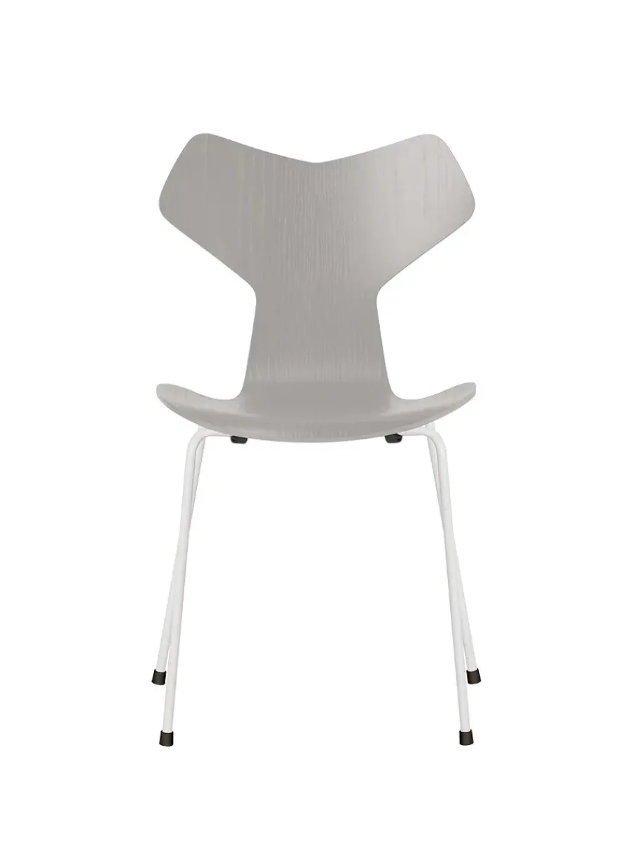 3130 Grand Prix stol i farvet ask af Arne Jacobsen<Fritz Hansen Online