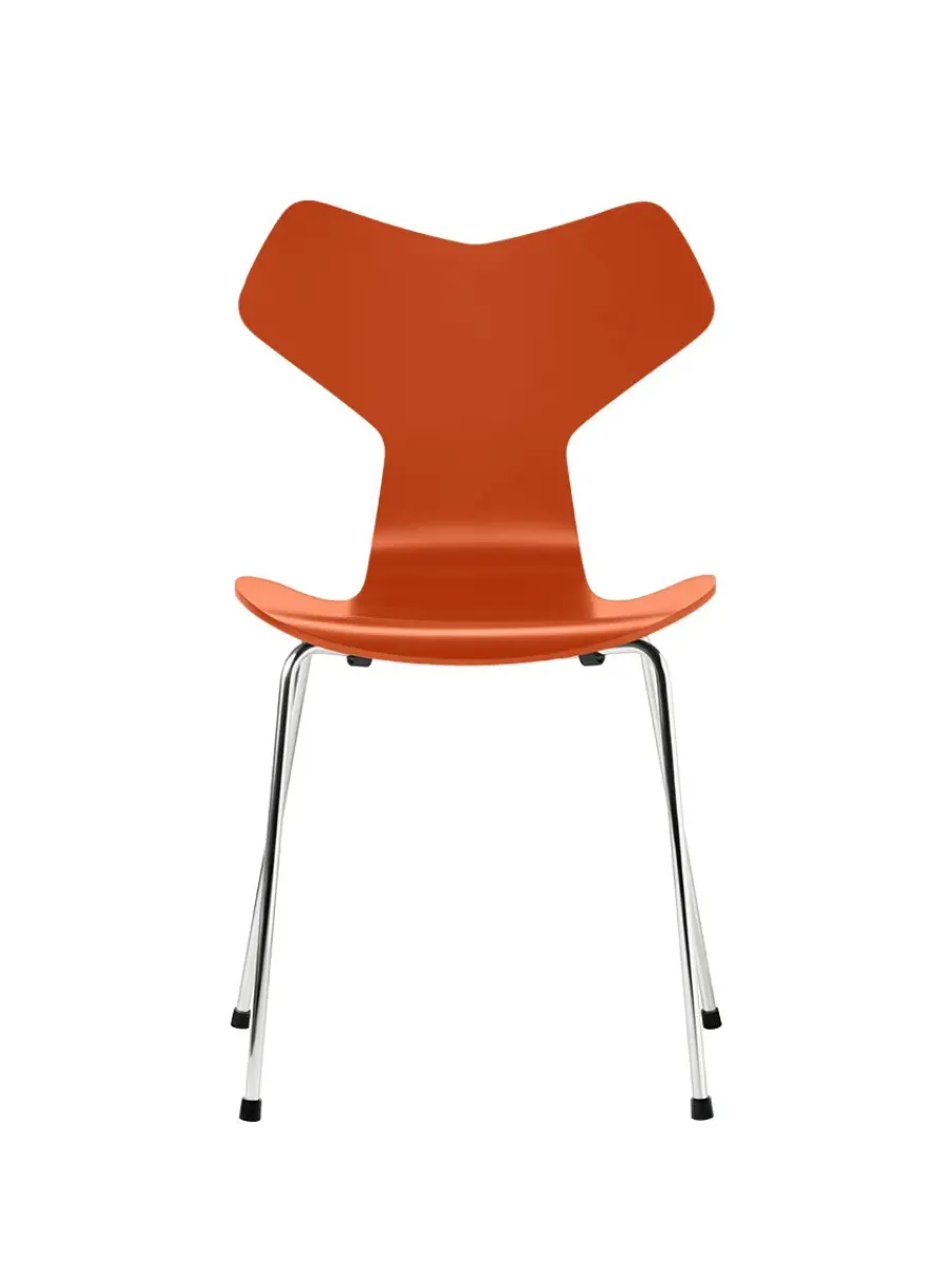 3130 Grand Prix stol lakeret af Arne Jacobsen<Fritz Hansen Hot