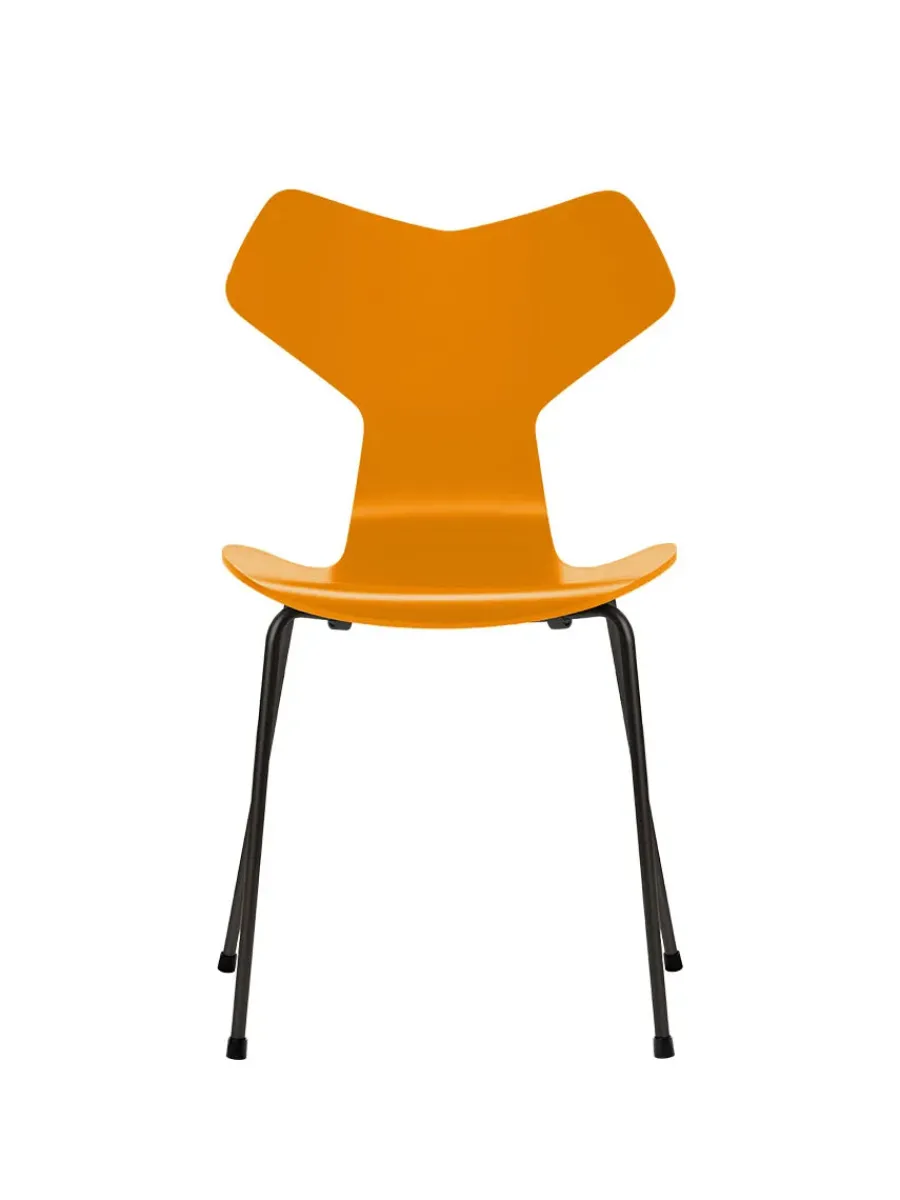 3130 Grand Prix stol lakeret af Arne Jacobsen<Fritz Hansen Hot
