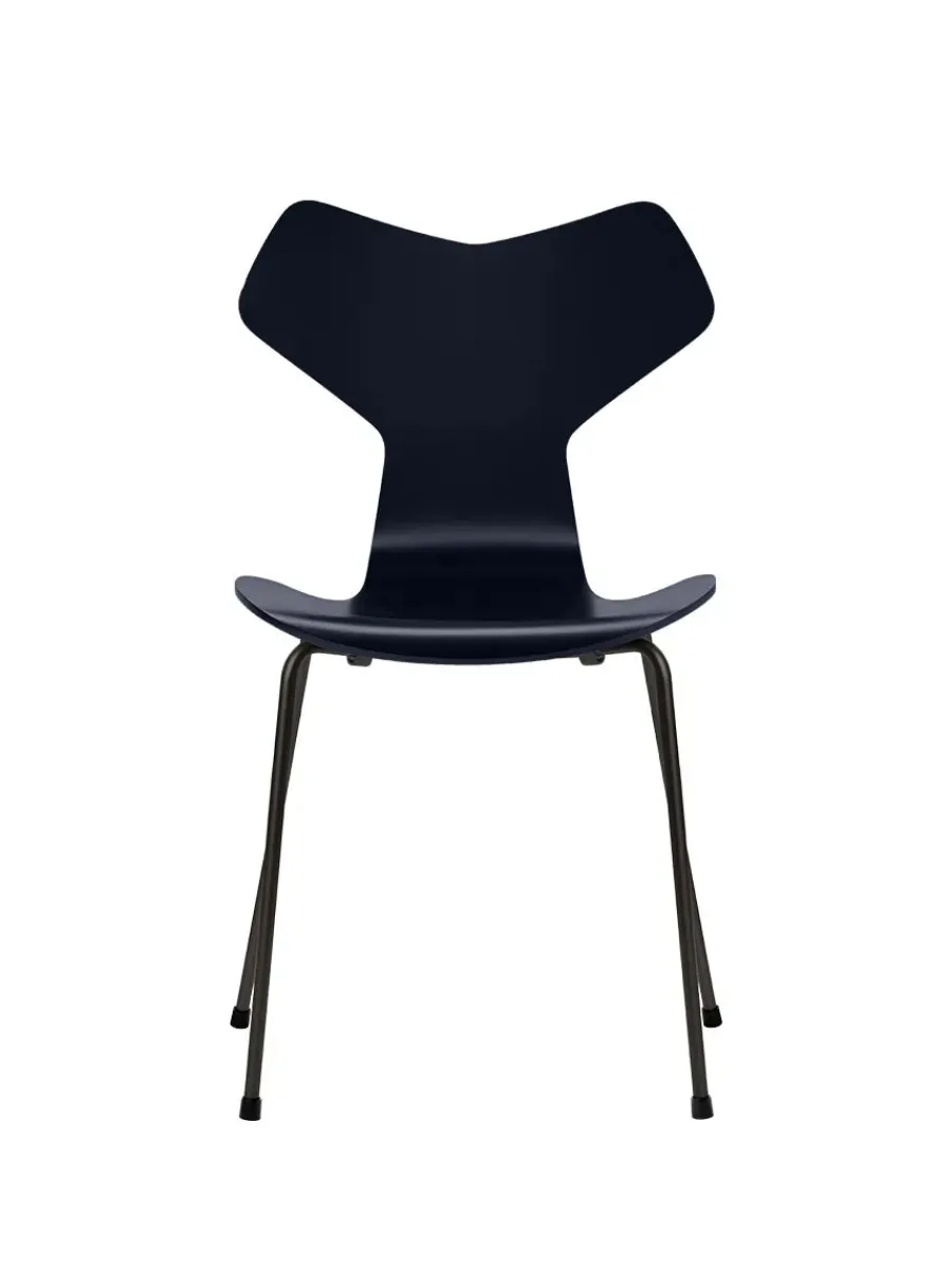 3130 Grand Prix stol lakeret af Arne Jacobsen<Fritz Hansen Hot