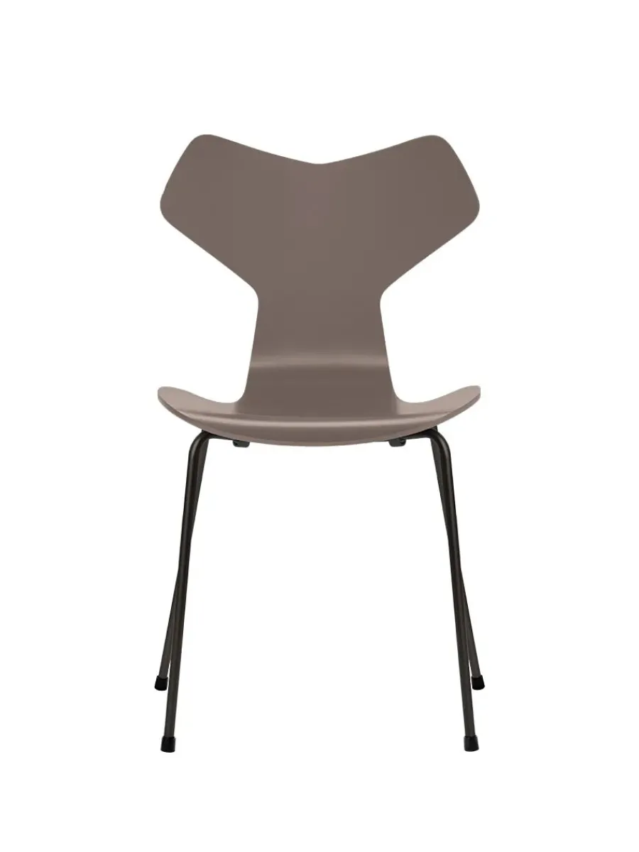 3130 Grand Prix stol lakeret af Arne Jacobsen<Fritz Hansen Hot