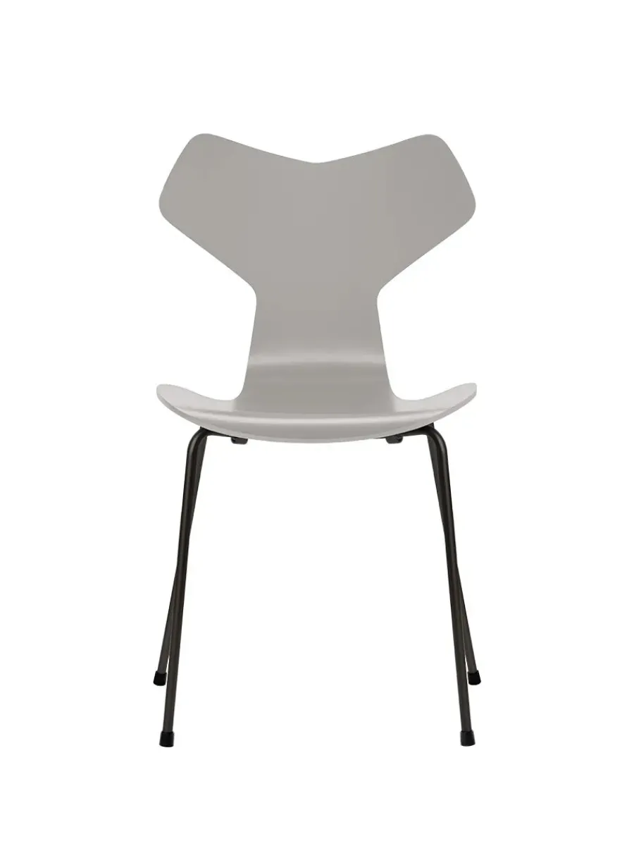 3130 Grand Prix stol lakeret af Arne Jacobsen<Fritz Hansen Hot