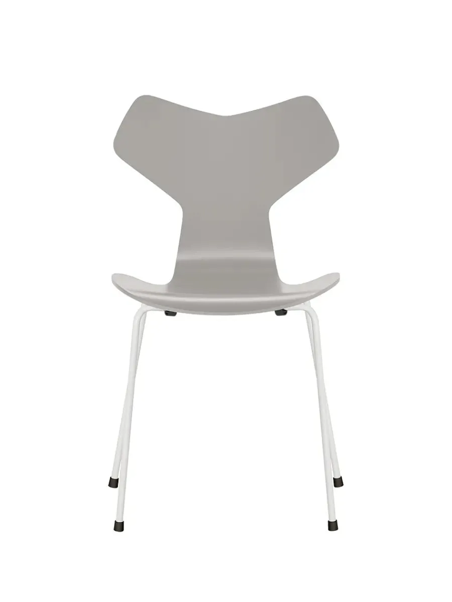 3130 Grand Prix stol lakeret af Arne Jacobsen<Fritz Hansen Hot