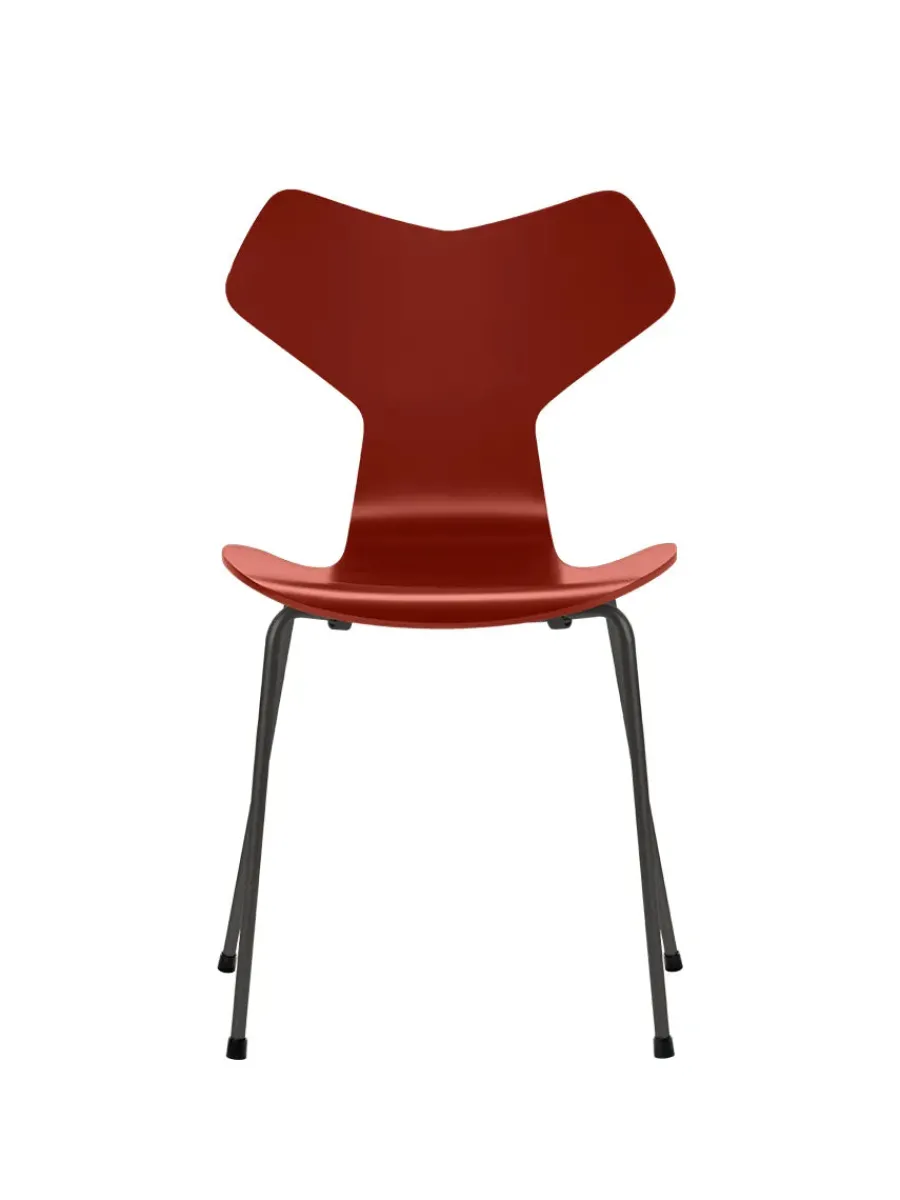 3130 Grand Prix stol lakeret af Arne Jacobsen<Fritz Hansen Hot