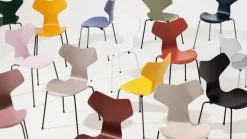 3130 Grand Prix stol lakeret af Arne Jacobsen<Fritz Hansen Hot