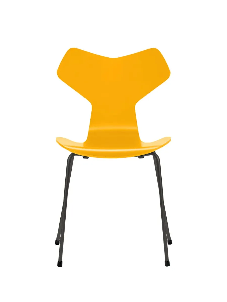 3130 Grand Prix stol lakeret af Arne Jacobsen<Fritz Hansen Hot