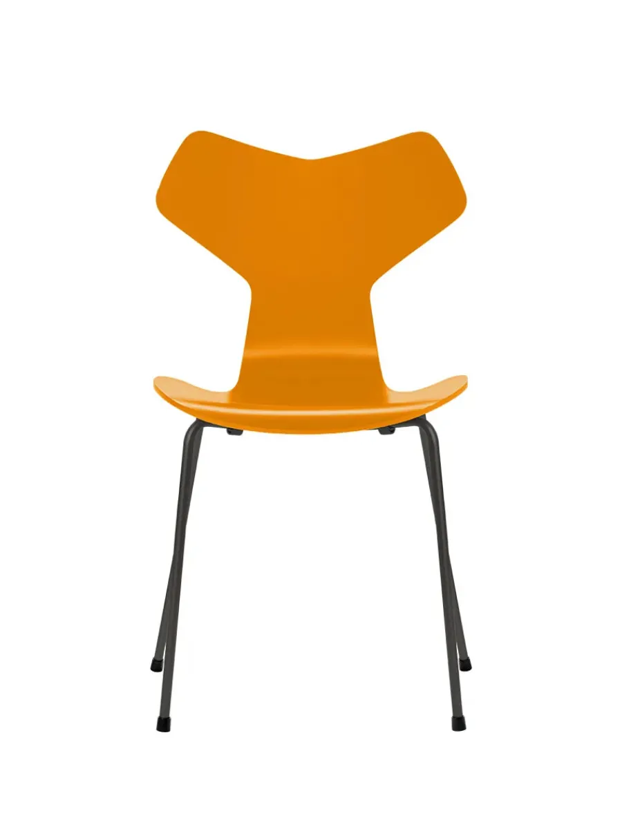 3130 Grand Prix stol lakeret af Arne Jacobsen<Fritz Hansen Hot