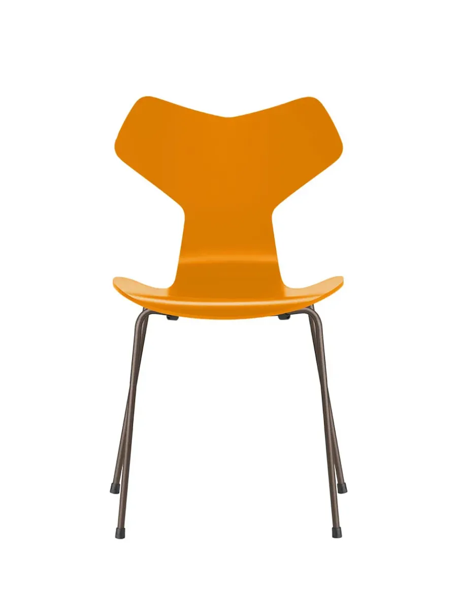 3130 Grand Prix stol lakeret af Arne Jacobsen<Fritz Hansen Hot