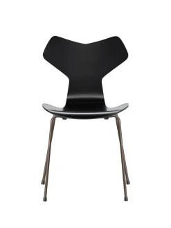 3130 Grand Prix stol lakeret af Arne Jacobsen<Fritz Hansen Hot