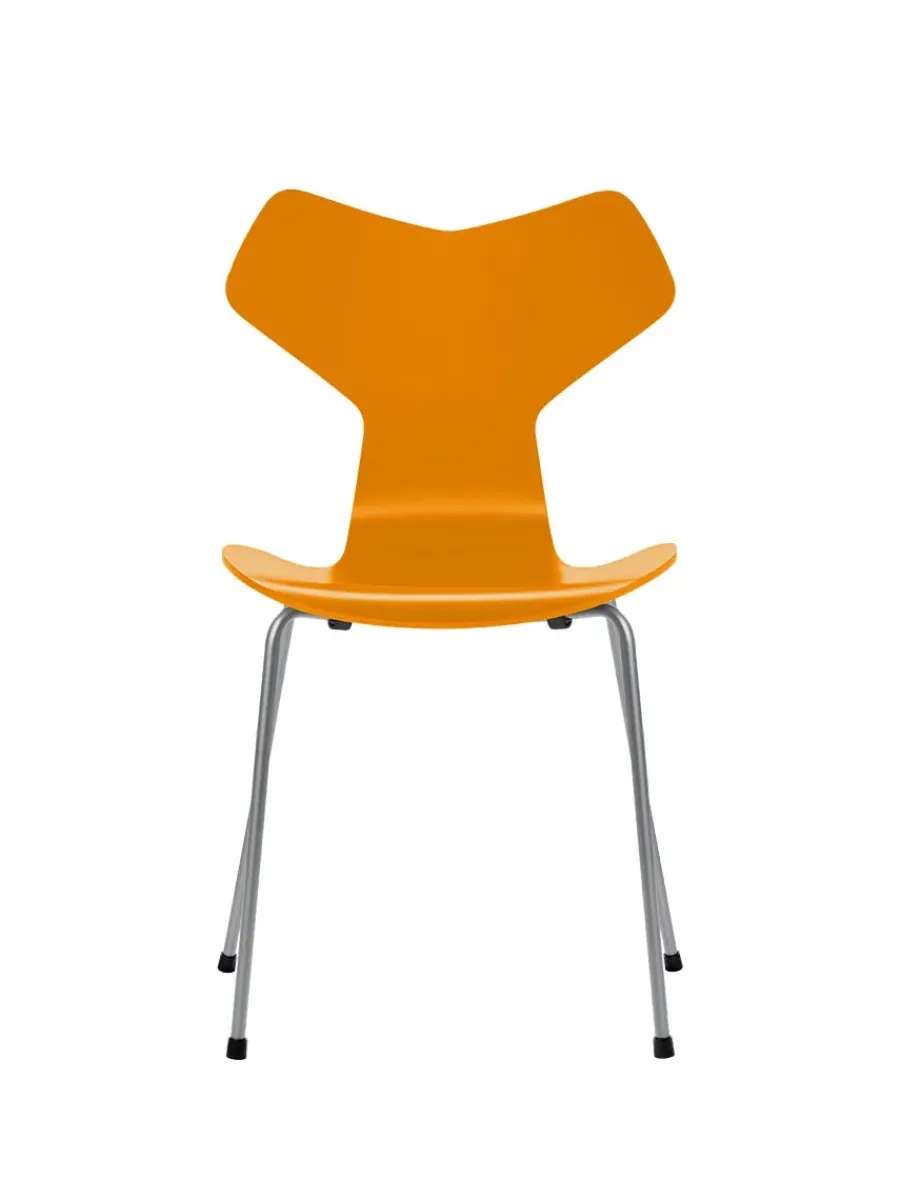 3130 Grand Prix stol lakeret af Arne Jacobsen<Fritz Hansen Hot