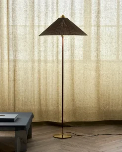 9602 Gulvlampe i Bambus fra<GUBI Clearance