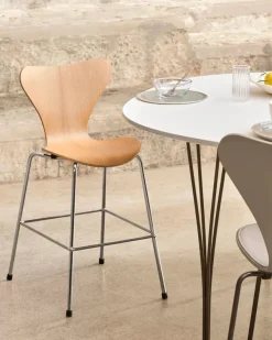 3177 Junior højstol af Arne Jacobsen<Fritz Hansen Discount