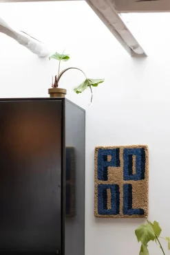 4 Letter Rug, Pool fra<Bongusta Hot