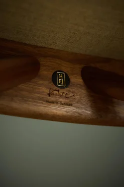 45 Lænestol, eg olie af Finn Juhl<House of Finn Juhl Online