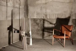 45 Lænestol, eg olie af Finn Juhl<House of Finn Juhl Online