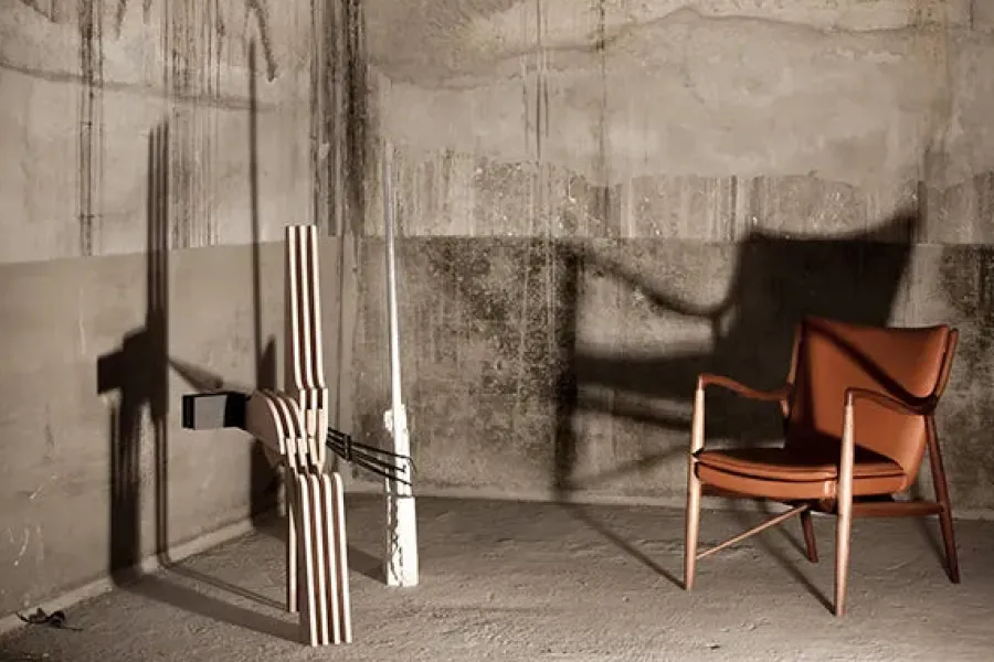 45 Lænestol, eg olie af Finn Juhl<House of Finn Juhl Online