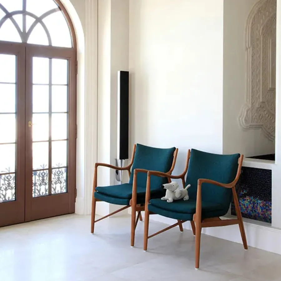 45 Lænestol, eg olie af Finn Juhl<House of Finn Juhl Online