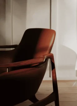 53 Lænestol, valnød af Finn Juhl<House of Finn Juhl New